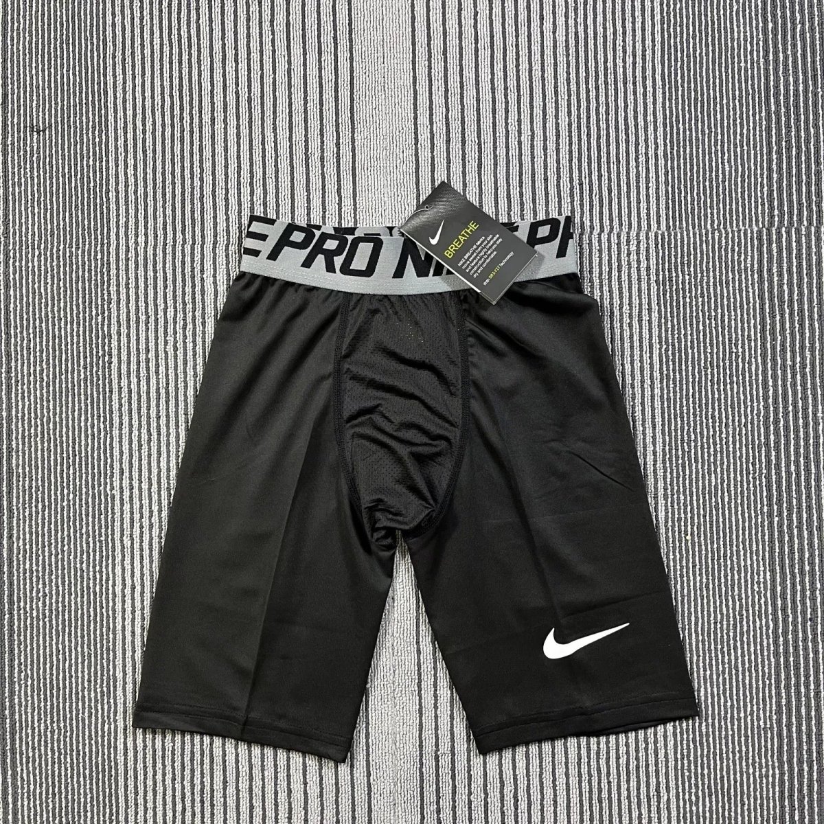 Short de compression Nike Pro homme – Noir & Blanc, respirant sport fitness – Image 2