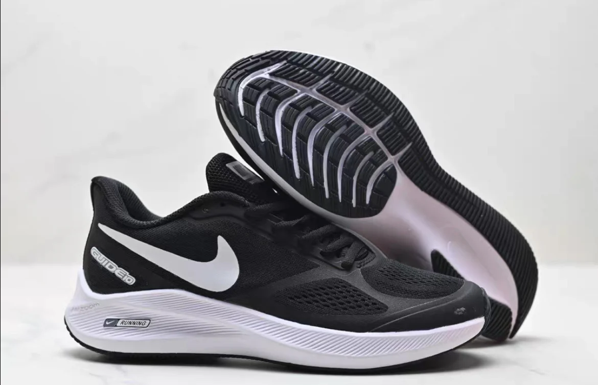 Nike Air Zoom Guide 10 Noir Blanc – Chaussures Running Homme